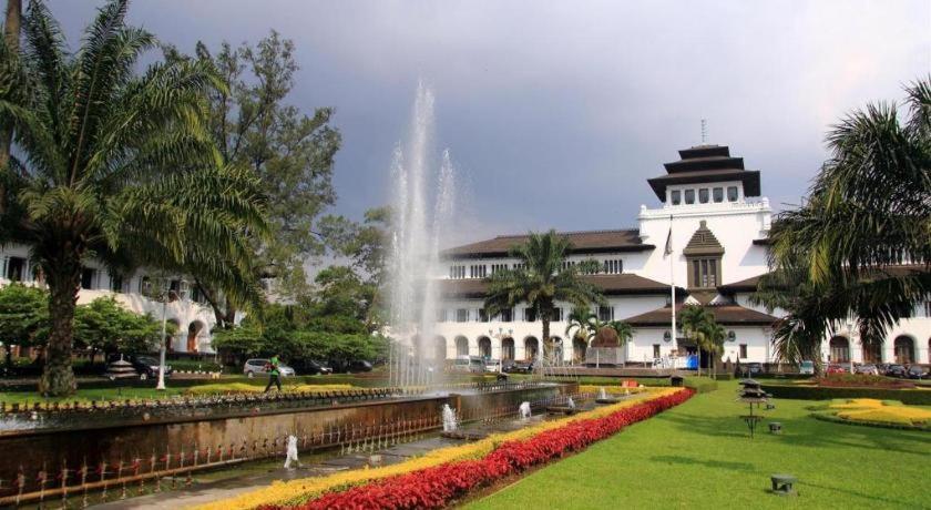 Kedaton Hotel Bandung Exterior foto