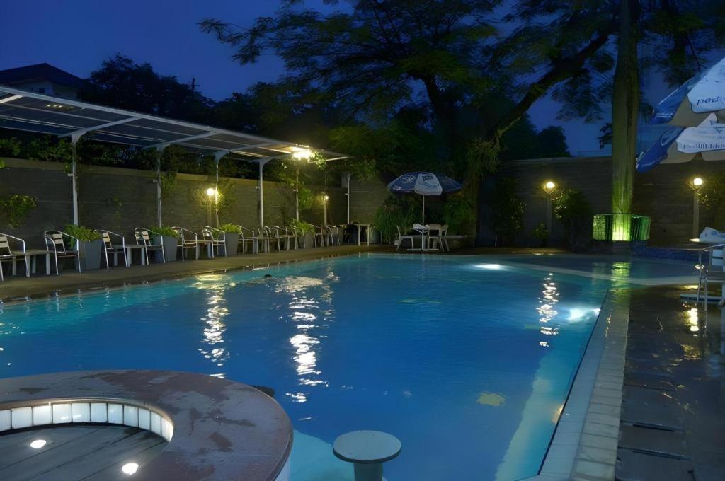 Kedaton Hotel Bandung Exterior foto